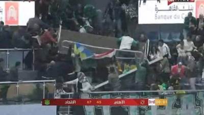 رسميًا.. إلغاء مباراة سوبر السله بين الأهلي والاتحاد عقب سقوط المدرج بالجماهير