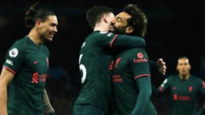 محمد صلاح يقود ليفربول لتخطى أستون فيلا بثلاثية بالدوري الإنجليزي