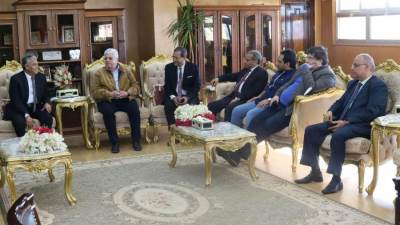 وزير التعليم العالى يتفقد المنشآت الجديدة بجامعتى جنوب الوادي الحكومية والأهلية