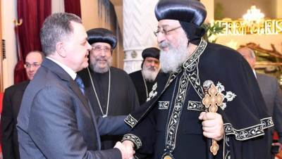 وزير الداخلية يزور البابا تواضروس للتهنئة بعيد الميلاد المجيد