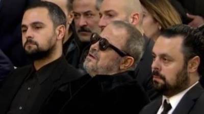 عاش بحسب اسمه على الأرض.. بكاء وحزن جورج وسوف أثناء جنازة ابنه