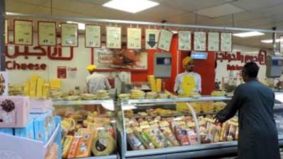 مبادرة كلنا واحد توفر زيت الطعام واللحوم والسلع بأسعار مخفضة بالمحافظات