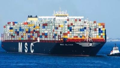 ارتفاع أعداد السفن العابرة لقناة السويس 16.3% نوفمبر الماضى