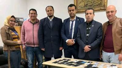 جمارك مطار برج العرب تضبط محاولة تهريب عدد من الهواتف المحمولة