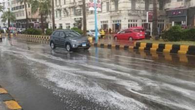 وزير التنمية المحلية يوجه برفع درجة الطوارئ بالمحافظات تحسبا للطقس السيئ