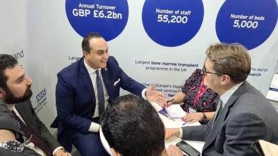 رئيس هيئة الرعاية الصحية يتفقد أجنحة شركات التكنولوجيا الطبية والتحول الرقمي والذكاء الاصطناعي بمعرض الصحة العربي