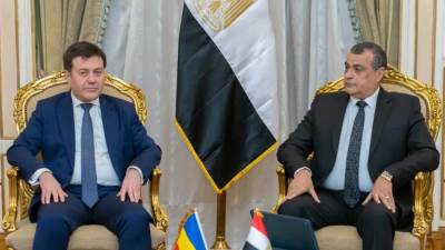 "وزير الدولة للإنتاج الحربي" يستقبل "وزير الاقتصاد الروماني" لبحث أوجه التعاون المشترك