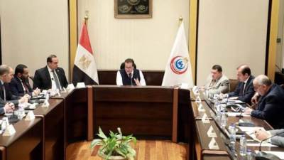 وزير الصحة يشدد على ميكنة إجراءات متابعة انتظام العاملين بالمنشآت الصحية في العمل