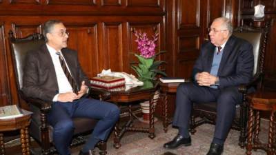 القصير يبحث مع رئيس هيئة الاستثمار الفرص المتاحة في الأنشطة الزراعية المختلفة