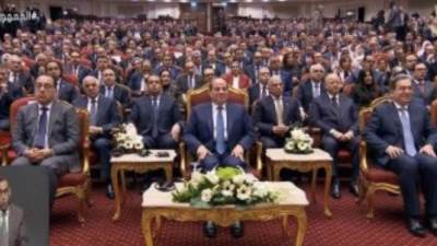 الرئيس السيسى يشهد جلسة حوارية حول أهمية التعاون فى مجال الطاقة وتغير المناخ