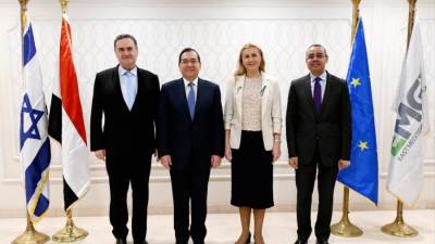 وزير البترول يعقد جلسة مباحثات مع مفوضة الطاقة والمناخ بالاتحاد الأوروبي وإسرائيل