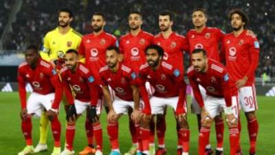 محاولات أهلاوية لتسجيل الهدف الأول فى مرمى الهلال السوداني بعد مرور 30 دقيقة