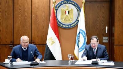 وزير البترول يعقد اجتماعا مع وزير النقل لمناقشة ودعم العمل المشترك