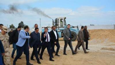 وزير التنمية ومحافظ المنوفية يتفقدان الأعمال الإنشائية بمصنع تدوير القمامة بقويسنا