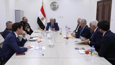 عاشور يبحث آليات التعاون العلمي والتكنولوجي مع جامعة بوليتكنك ميلانو وشركة إيني الإيطاليتين