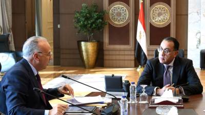 رئيس الوزراء يتابع مع سويلم نتائج زيارته لعدد من دول حوض النيل