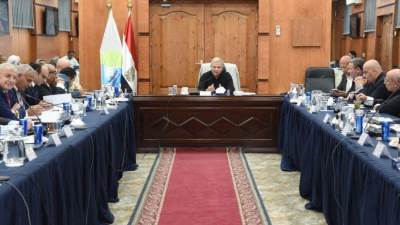 "اللجنة التنسيقية العليا" لشركات المياه والصرف تتابع الموقف التنفيذي لمبادرة "حياة كريمة"