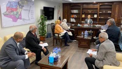 رئيس جهاز "القاهرة الجديدة" يلتقى سكان حي اللوتس للاستماع الي مقترحاتهم وشكاواهم
