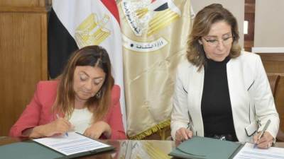 وزيرة الثقافة توقع بروتوكول تعاون مع المشرف العام على المجلس القومي للأشخاص ذوي الإعاقة