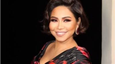 شيرين تختار إعلاميًا لإدارة أعمالها.. تعرف عليه