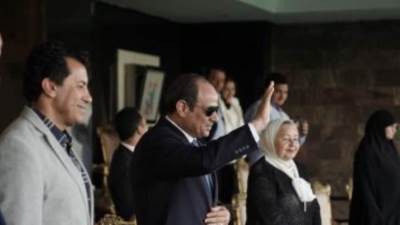 جمهور المباراة النهائية لـ"كابيتانو مصر" للرئيس السيسي: "بنحبك يا ريس"