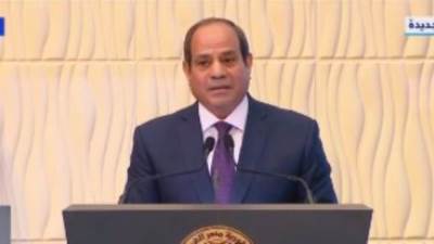 الرئيس السيسي خلال احتفالية المرأة المصرية: "دور الأم والأخت والبنت مهم في المجتمع"