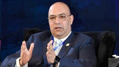 عمر صبور: يجب أن يمنح الاستشاري "الوطني" الأولوية للمنتج المحلي لدعم اقتصاد بلده