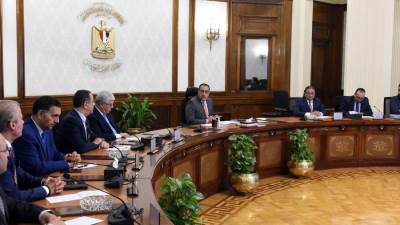 رئيس الوزراء يستعرض مقترحات تطوير الصورة البصرية للطريق الدائري