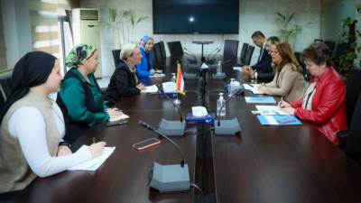 وزيرة البيئة تتسلم أول نسخة من الخطة العربية لإطار العمل بالمنطقة العربية