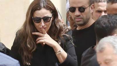 تشييع جثمان والد دينا الشربيني والدفن بمقابر الوفاء والأمل