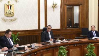 "مدبولي" يستعرض استراتيجية تعزيز دور القطاع المالي غير المصرفي في دعم الاقتصاد