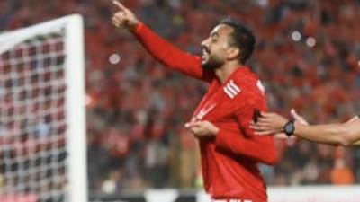بيرسى تاو وكهربا وشريف فى الهجوم.. التشكيل المتوقع للأهلى أمام بيراميدز