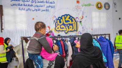مبادرة دكان الفرحة توفر 25 ألف قطعة ملابس لصالح 2500 أسرة