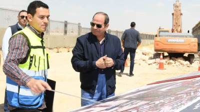 الرئيس السيسى يتفقد إنشاء عدد من الأسواق فى نطاق القاهرة