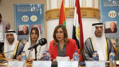 وزيرة الثقافة وسفيرة الإمارات ورئيس دائرة الشارقة يُسلمون تكريمات "ملتقى الشارقة الثقافي" لـ4 من الأدباء المصريين