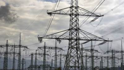 تمهيدًا للتصدير لأوروبا.. تفاصيل شراكة كوبيلوزوس وإنفينيتي باور لربط الطاقة بين مصر واليونان