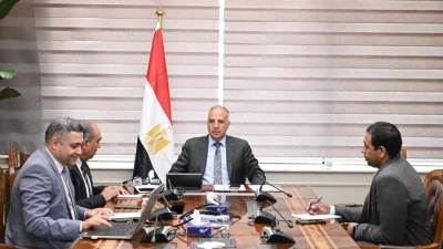 سويلم يتابع إجراءات الإعداد لإسبوع القاهرة السادس للمياه