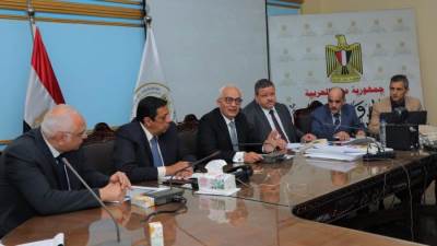 وزير التربية والتعليم يتابع سير امتحانات الدبلومات الفنية