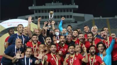 بعثة الأهلي تصل مطار القاهرة بعد الفوز بدورى أبطال أفريقيا