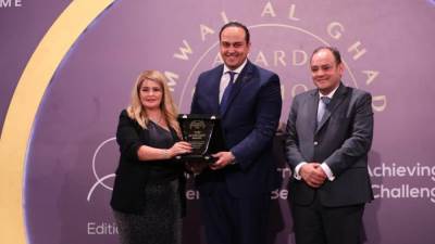 قمة مصر للأفضل تكرم "رئيس هيئة الرعاية الصحية" بجائزة الإنجاز المؤسسي