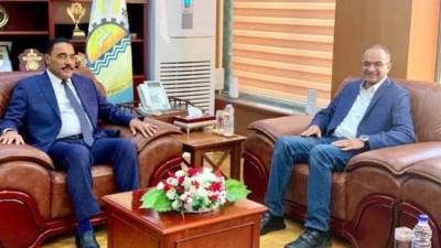 محافظ مطروح ونائب وزير الإسكان يناقشان الموقف التنفيذي للمشروعات الجارية