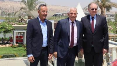 نائب رئيس المفوضية الأوروبية يزور المتحف القومي للحضارة المصرية