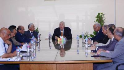 "القصير" يبحث مع قيادات الوزارة خطة العمل خلال اجازة العيد