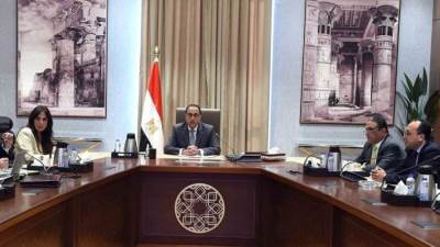 رئيس الوزراء يلتقي رئيس صندوق التنمية الحضرية لاستعراض عدد من ملفات العمل