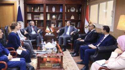 وزير السياحة والآثار يلتقي سفير دولة إيطاليا بالقاهرة لبحث سبل التعاون بين البلدين