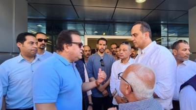 وزير الصحة يتفقد التجهيزات واللمسات النهائية لمبنى الجناح البحري