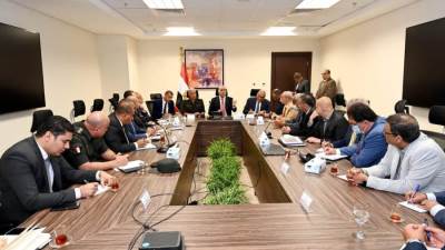 وزير الإسكان ورئيسا هيئتى "الهندسية للقوات المسلحة" و"العربية للتصنيع" يبحثون سبل دعم الصناعات المصرية