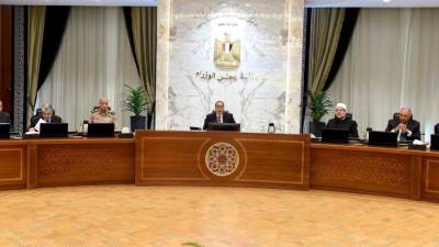 رئيس الوزراء يوجه الوزراء المعنيين بسرعة تنفيذ مشروعات تطوير الخدمات بواحة سيوة