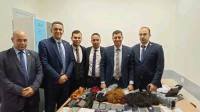 جمارك مطار القاهرة الدولي تضبط محاولة تهريب عدد من الهواتف والبواريك