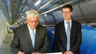 وزير التعليم العالي يزور المجلس الأوروبي للأبحاث النووية CERN بجنيف